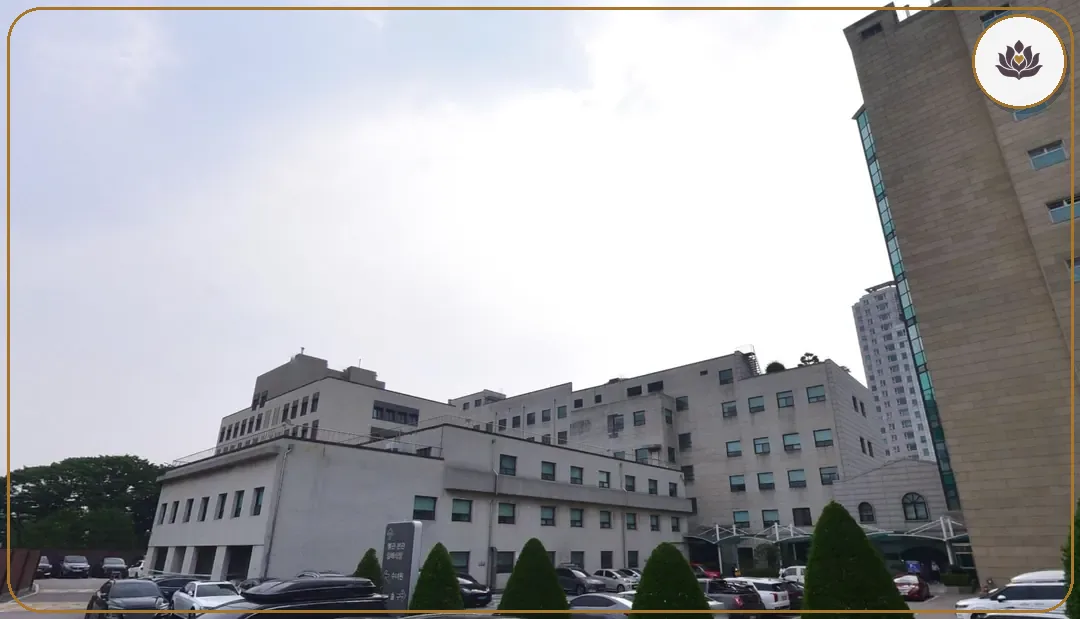 경기 수원시 성빈센트병원 장례식장 들어가는 길